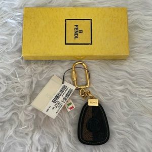 ⛔️SOLD⛔️Fendi key chain